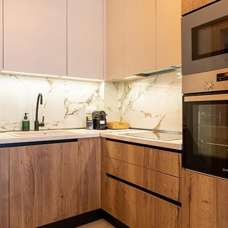 아파트 Hasi One Bedroom 네아 모우다니아