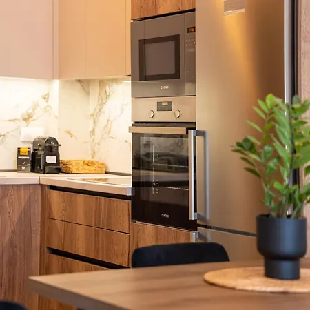 Hasi One Bedroom * 네아 모우다니아